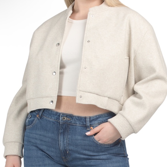 Zara Jackets & Blazers - Zara Women's beige Jacket